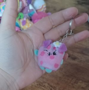 Pikmi Pops Surprise Scented Plushie beanie keychain